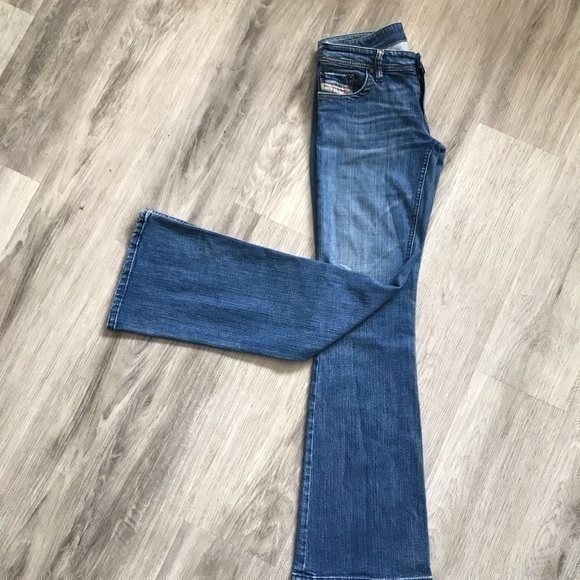 DIESEL size 28 mens ‘Lowky’ bootcut jeans. 32”L. Stretch quality denim. - Picture 7 of 8